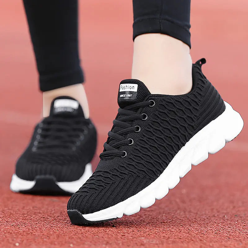 New Women's Breathable Flyknit Sports Shoes