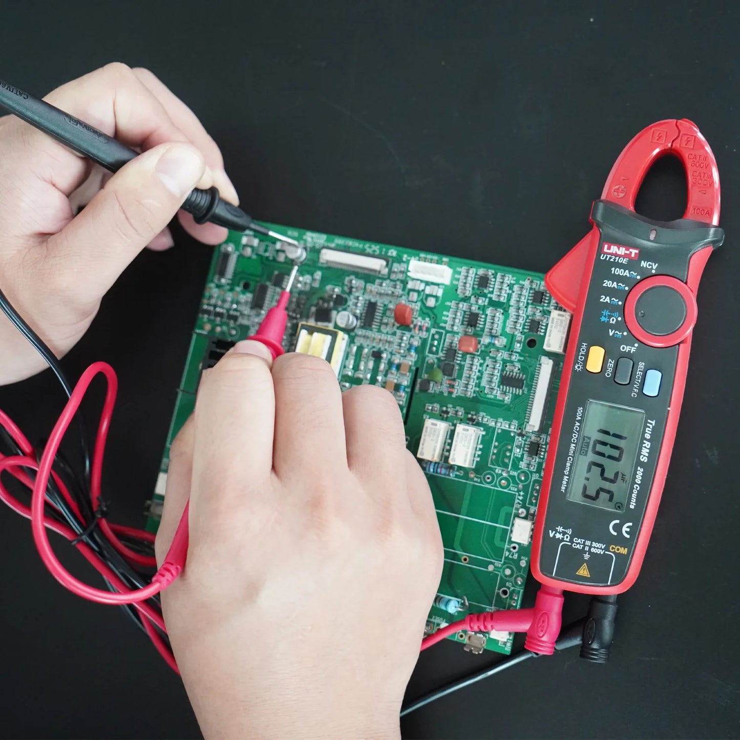 UNI-T UT210E UT202A UT204 Plus Clamp Meter AC/DC Digital Voltmeter Ammeter Pliers Multimeter Professional Electrical Multitester