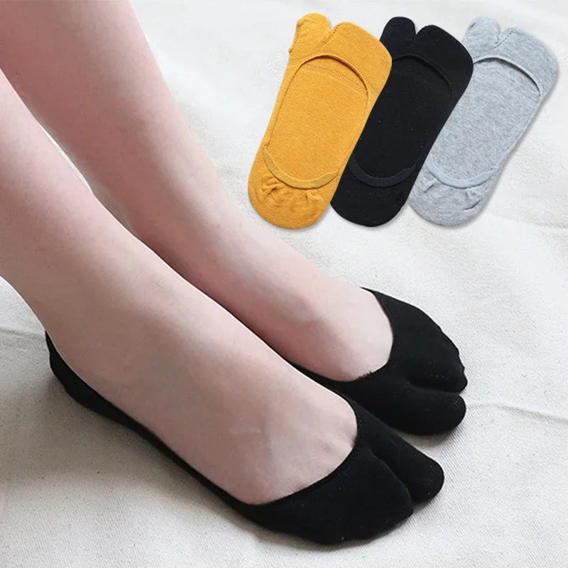 Women Two Finger Socks Summer Thin Non-slip Invisible Low Cut Boat Sock Solid Breathable Cotton Tabi Socks Comfortable