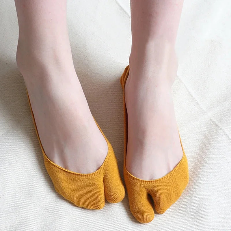 Women Two Finger Socks Summer Thin Non-slip Invisible Low Cut Boat Sock Solid Breathable Cotton Tabi Socks Comfortable