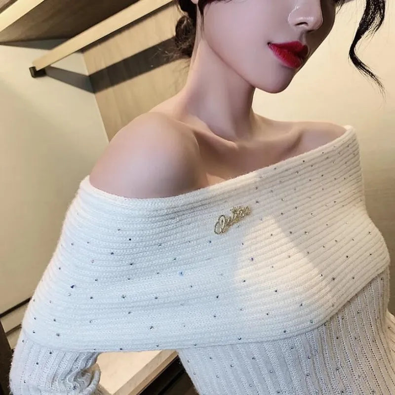 Trendy Queen Letter Inlaid Rhinestone Brooches for Women Simple Elegant Charm Casual Alloy Brooch Pins Dress Wedding Gifts